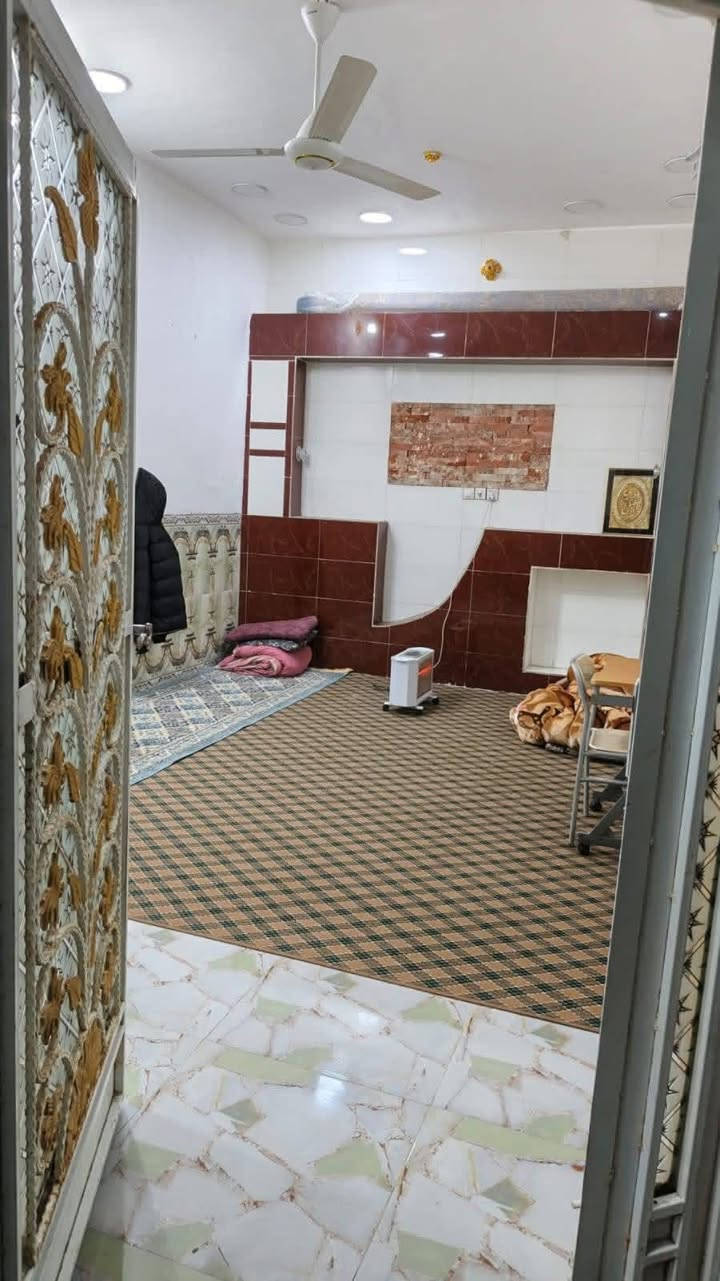 #دار_للبيع
المساحة ١٤٠ متر  بناء جديد ٢٠٢٣ الموقع حي الأمير مقابل فوج طوارى الرفاعي خلف اسواق عقيل الكناني للمزيد من التفاصيل الأتصال على الرقم التالي ***********
