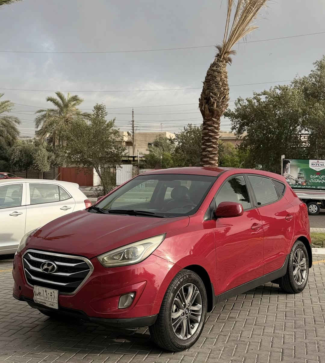 سلام عليكم

هونداي توسان 2015 محرك 2000
وارد امريكي 

السيارة كلين حادثهة بس طلع بيها كلير بالجاملغ الخلفي و بيها تكحيلات بسيطة 
صور الحادث مرفقة 

مواصفات
تدفئة بالكشنات ،بلوتوث ، زينون ، جلد ، تحكمات استيرن 
تثبيت سرعة ، وباقي المواصفات العادية ، ماشية 126

السيارة حلوة و جاهزة ومناقصها ايشي 

رقم بغداد بأسمي 

السعر 137 
مكاني بغداد حي الجهاد قرب مجمع النسيم 

للأستفسار


**إذا كنت صاحب هذا الإعلان وتريد حذفه لأي سبب، رجاءا أرسل رسالة إلى الدعم الفني**