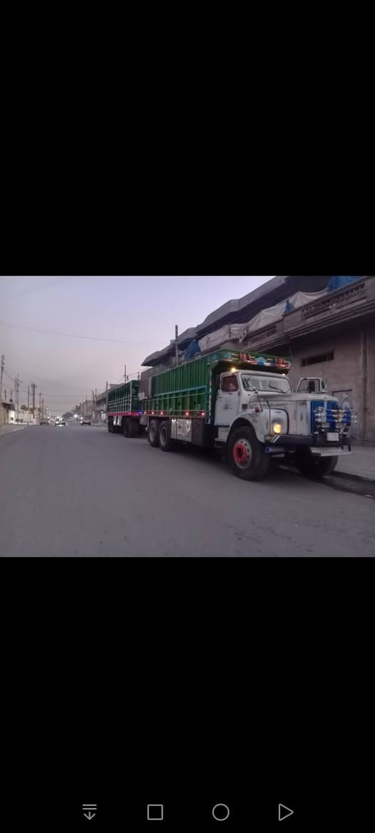 قاطرة مقطورة سكس بسكس
موديل ٨٠ قمارة صبغ شركة بلادي محرك ١٢ ونص ستندر وكير ومجموعة كاردنات أوربي تخم تاير ٢٤ صاج ٢٤ رقم ألماني بسمي
سعر  290 ورقة
سيارة جاهزة

***********
***********
حجي علي
