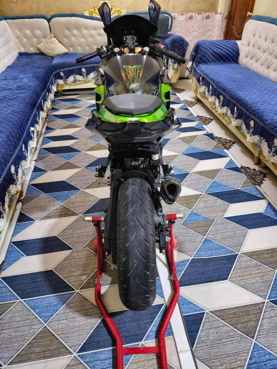 كاوسكي نينجا موديل 23 حجم المحرك 400cc نظام ABS
ونظام أيكو وسبورت مكفوله كفاله عامه ماشيه ١٢ الف وقابل للزيادة بدون أوراق ولارقم السعر 35 ورقه وبيها مجال 
***********
