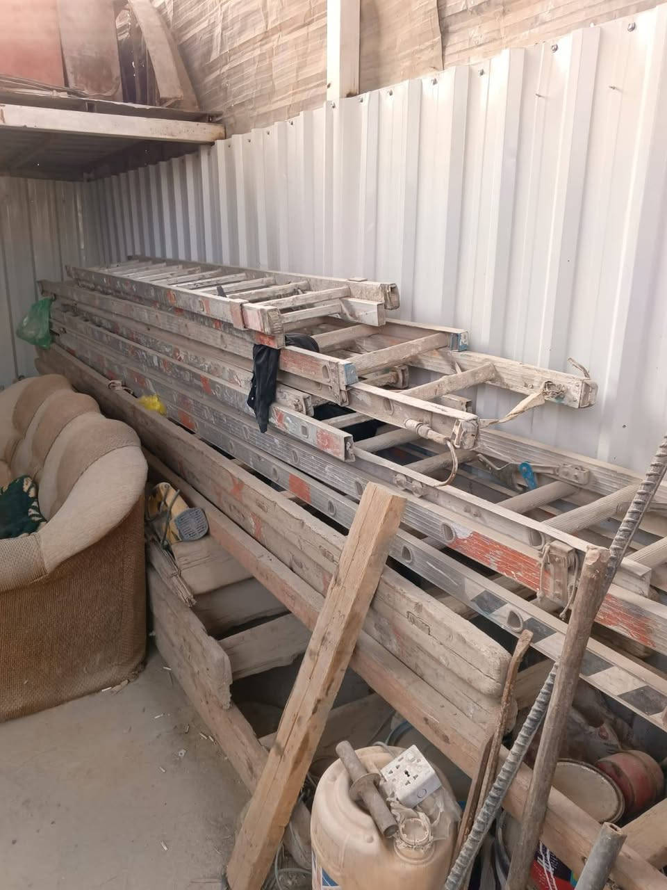 السلام عليكم مواد سكله للبيع العنوان النجف الاشرف حي ميسان قرب سكلة الكرعاوي تلفوني ***********
