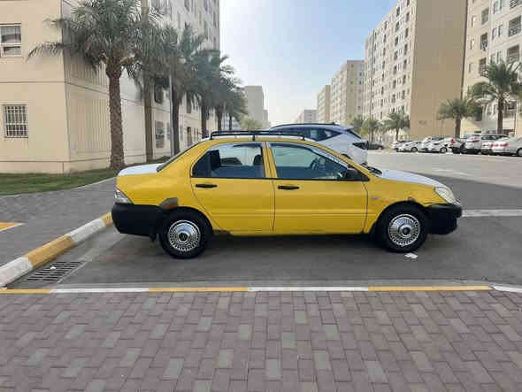 لانسر مشبوشي موديل 10 محرك 1600.... رقم بغداد نكليزي بسمي..... 
.. سياره خير من الله 
تبريد ثلج 
تخم تاير جديد  
دوشمه 
كير صدر مكفولات 
بس تلاحيض واضحه بصوره معمرات 
.......... 👍🏻ولمكينه تشتغل تك يعني واكفه خانه بيه.👍🏻..... 
وله هيه شاهد الله سياره كرفته تخبل وخير من الله 
سعر 69ورقه..  بيه مجال بسيط لطيبين رجائن لمو شراي لا يتصل عنوان... بغداد قرب سيطره.. شعب لقديمه... 
رقم *********** رقمي ثاني....
.***********......... ما متواجد على لفيس بوك تحياتي
