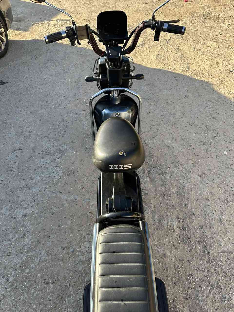 دراجه شحن للبيع جديده موديل 2025 نضيفه كلش وبطارياتها جدد 

مواصفاتها 
1 خمس  بطاريات جدد 
2 شاشه اعطال عطل يضهر بل شاشه 
أربع اشاير 
والدراجع بيها هواي شغلات بعد ومواصفات 

 5 لايت لد زنون عالي ناصي 

6  تايرات جدد  الدراجه كلش جديده 

 سعرها 500 وبيها مجال حك الجيه 

*********** هاذا رقمي اتصل وبيك خير ودلل
