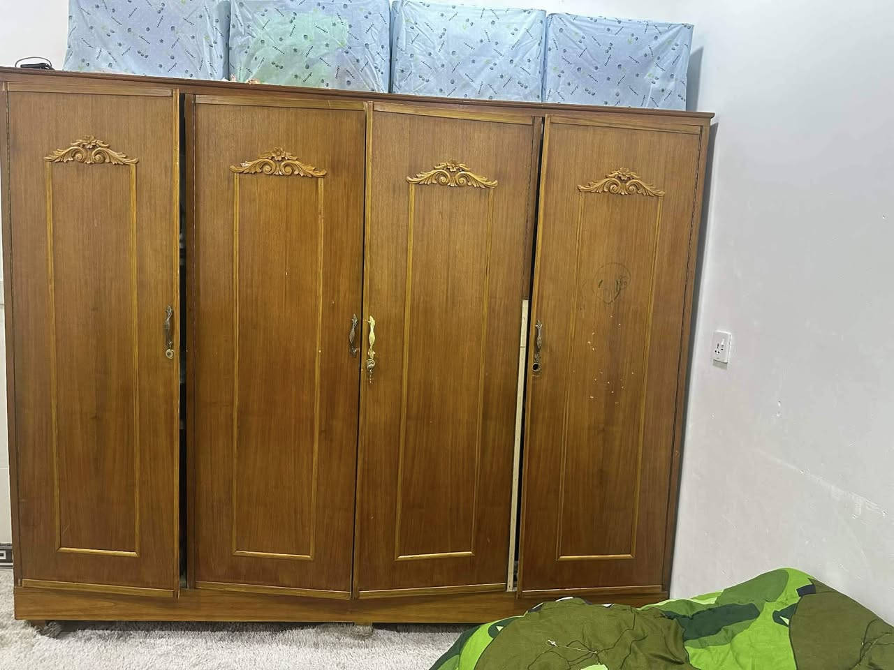 سلام عليكم غراض بيت للبيع كلهم جديد والاسعار مكتوبه جوه صور 

الاستفسار اتصل ***********
