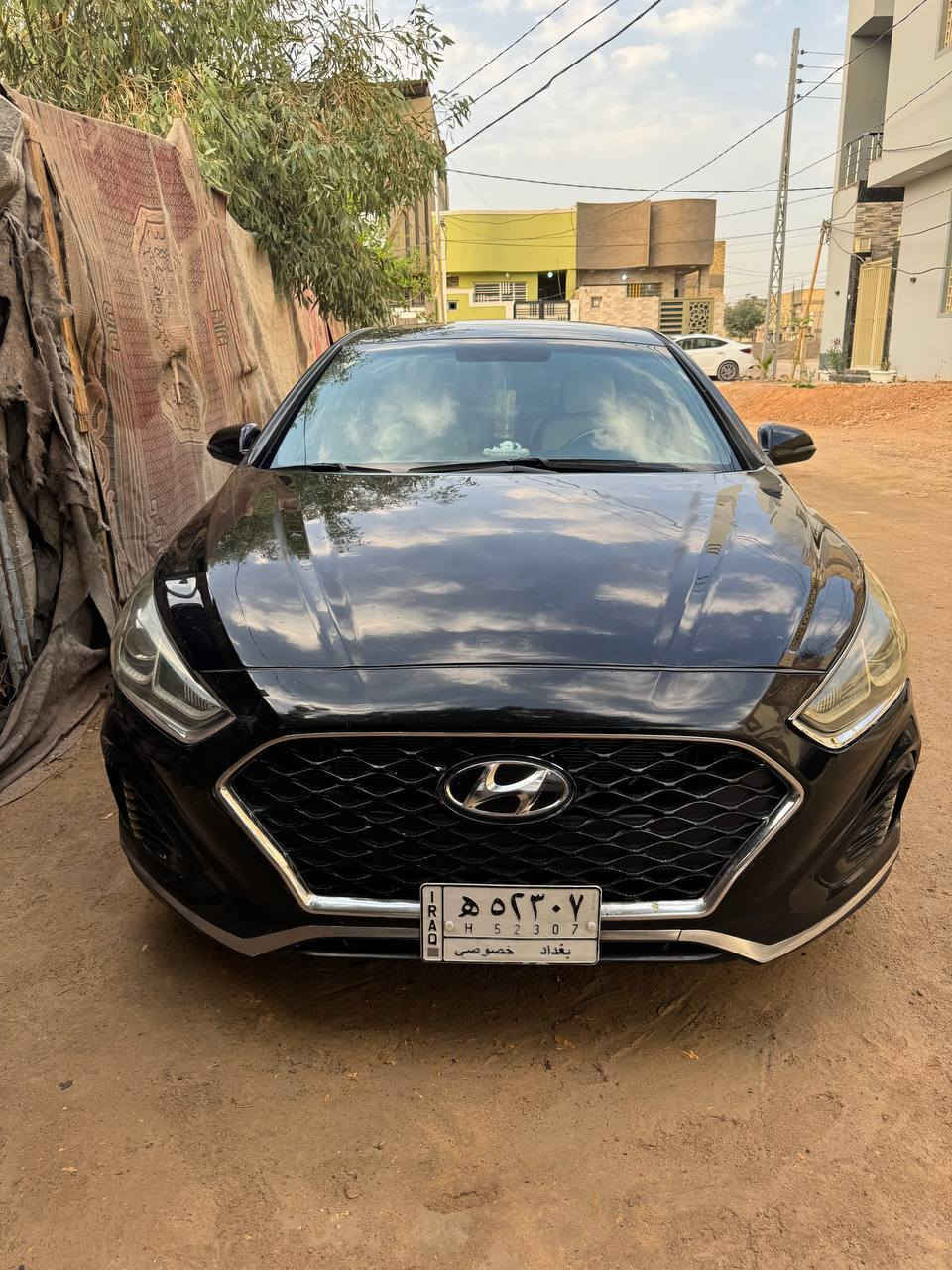 سوناتا 2018  فول1/1 رقم بغداد
 امريكي لون اسود ، شادلها منضومة غاز ،صفرر ادوانز طلقه السياره 80 لتر تفويلتها ب10 الاف ، فتحه بصمه تشغيل بصمة ابواب، بصمة جنطه (4 بصمات) ،رادار خلفي وجانبي ،كشن كهرباء ،كشن تدفئه ،شفتات ستيرن ،3 انضمة قيادة السيارة، تبريد ثلج، حداديه جديده،
حادث امريكا امامي وباب خلفي ،وباب بالنجف ،ابيعلك حزام هو مو حزام لكن افضل هيج اگلك
موجود ماسنجر، واتساب تواصل وياي وعيوني الك
بيع او مراوس 
مكاني النجف
السعر 123
***********
