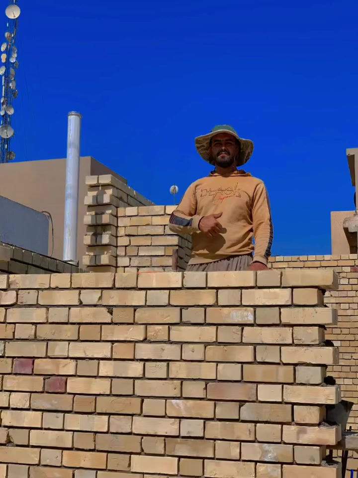 🚧✨ تم بحمد الله اكتمال بناء الطابق الأرضي ✨🚧
📍 الموقع: حي الجامعة
🏠 المساحة: 130 م
📏 النزال: 22.5 م
🏡 الواجهة: 5.25 م

✅ البناء تم من خلال كادر بناء مختص يتميز بـ الدقة العالية في العمل،
مع تنظيف كامل للبيت من الأنقاض عند إكمال البناء لتسليمه بأفضل صورة.

🔨 واللي يحب يشتغل بيته بنفس الجودة والالتزام، كادرنا جاهز لخدمتكم.

📞 للتواصل والاستفسار:
📲 واتساب & اتصال: ***********
📲 اتصال مباشر: ***********

✨ ثقتكم سر نجاحنا ✨

#بناء #تشطيب #اعمار #كادر_بناء #بناء_منازل #عقارات_العراق #حي_الجامعة #بغداد
#ابني_بيتك #شغل_ثقة #كادر_محترف #بناء_حديث
