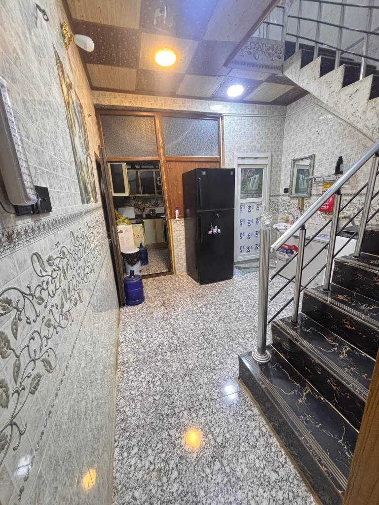 سلام عليكم بيت للبيع مساحة 50متر طابقين
الطابق الارضي استقبال وصالة ومطبخ وصحيات 
والطابق الثاني غرفتين نوم وصحيات عنوان البوبيات عامود56 حي السادة فرع الخباز البيت يبعد عن الشارع 50 متر عاشر بيت بل فرع يبعد عن الامام 10 دقائق لل استفسار اكثر الاتصال على الرقم 
*********** كربلاء, العراق
