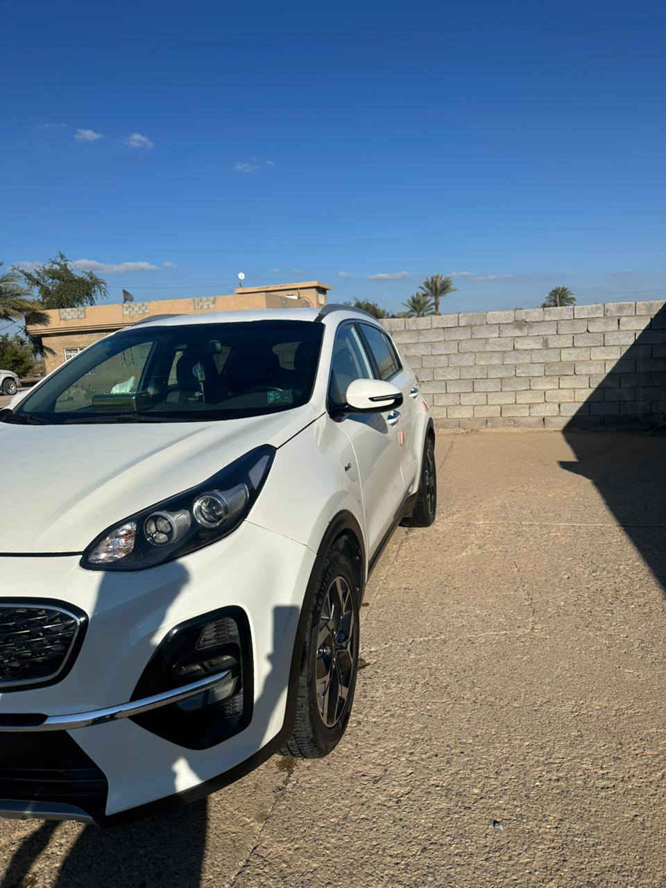 السلام عليكم كية سبورتنج 2020 وارد أمريكي ماشية 67 مواصفات فول ما عدا  البنرامة السيارة جاهزة من كلشي حادث السيارة موجود بل السونار عنوان السياره بغداد ابو غريب السعر 160 وبيه مجال الرقم ***********
