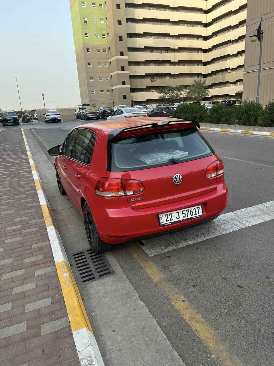 السلام عليكم
كولف 2012 خليجي
مكفولة من الصبغ عدا الدعامية الامامية وشخط بالباب مال عكس السايق
رقم شمالي الجديد
داخل مدوشم وكشناتها الاصلية بعدهم شركة
فتحة سلايد
لايت زنون 
محرك جديد
ماشية 260
صدر تبريد كير خير من الله 
الله شاهد سيارة جديدة وتخبل
السعر ٩٥ وبيها مجال خابر وتدلل
للاستفسار ***********
