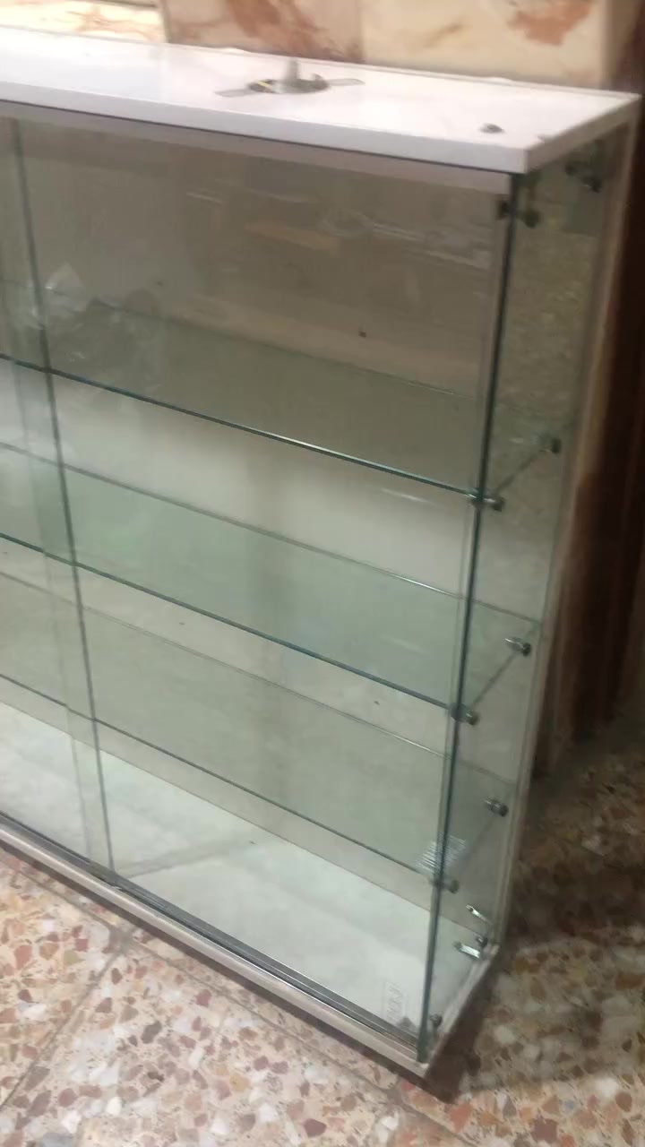 سلام عليكم  من رخصت الادمن 
عندي باترينات جام عرض /عدد2 
عرض 120 ارتفاع 1متر
باترينات عرض مبايلات جدار عدد/2
عرض 1 متر ارتفاع 1 متر
500 الف 
***********
