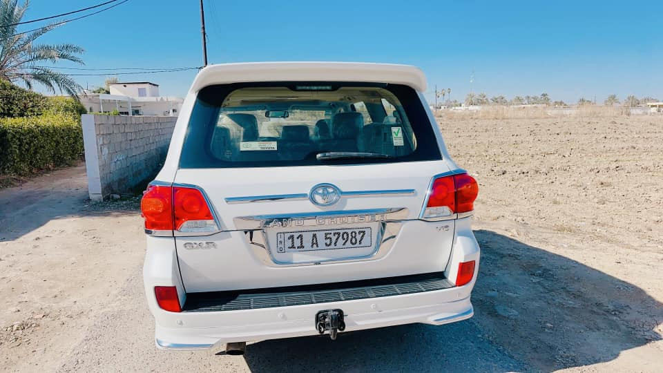 للبيع لاندكروز موديل 2013  ابريم اصل كفاله عامه ماشيه 109 بيها بارد موضح السعر39500 الف الاستفسار على الرقم ***********
