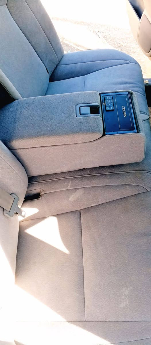 سلام عليكم ورحمه الله وبركاته
للبيع 
شاهينه  اد.........
توئم انكليزي دولي طبق الاصل
 سنويه2027
كصه جنطه
موديل  2005
تتئفه تبريد شرط ثلج
3 دكم 
برده خلفيه 
مثبت سرعه
6 بصمات كله شغال شرط 
تحكم ستيرن قطعتين 
لايت دوار 
نضام زنون
كفاله عاامه من الضربه 
كير مكينه حداديه 
 نضام سبورت
تخم تاير جديد
                    السعر ب 36 وبيها مجال بصيط 
للاستفسار خاص


**إذا كنت صاحب هذا الإعلان وتريد حذفه لأي سبب، رجاءا أرسل رسالة إلى الدعم الفني**