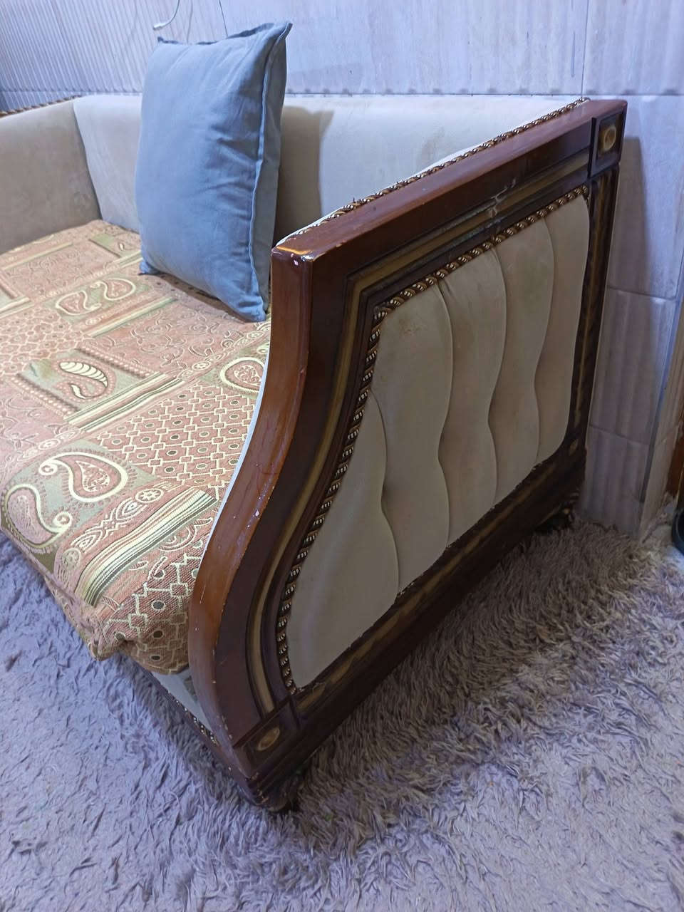 تخم تسكام 10 مقاعد استعمال قليل دوشمه داخليه متحركه السعر 250
العنوان الشاوي نزلة العيد
***********
