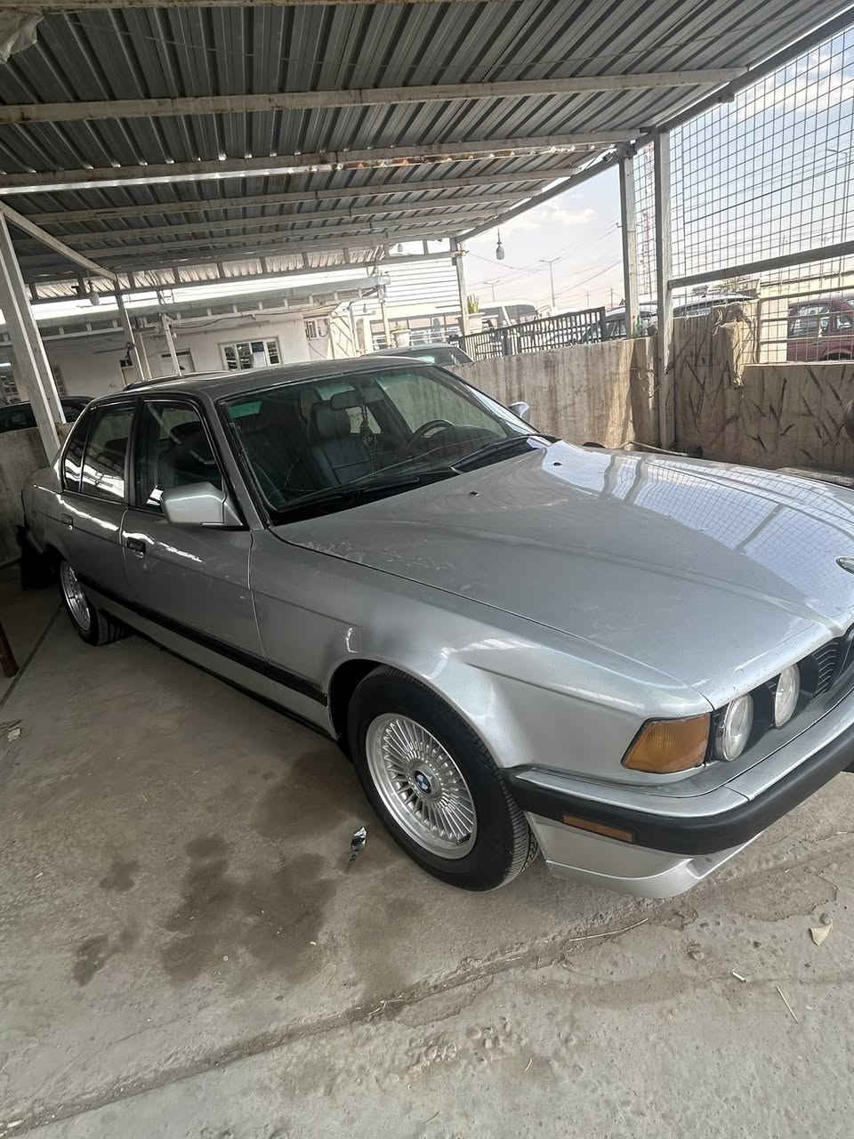 بي أم 730 
8 سلندر 
رقم سنويا هزه جديد 
كير تومااتيك 
تبريد شغال كشنات كهرب 
شاشتين خلف لكشن وشاشه دشبول 
للأستفساار اكثر *********** 
***********
