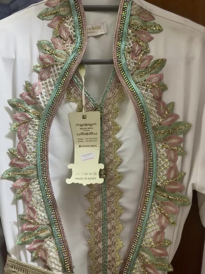 قفطان عرايس ومناسبات
ما ملبوس ولا مره جديد 
السعر مناسب /حله


**إذا كنت صاحب هذا الإعلان وتريد حذفه لأي سبب، رجاءا أرسل رسالة إلى الدعم الفني**