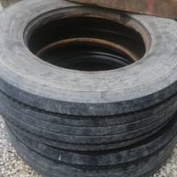 للبيع زوج تاير نضافة ٧٠ 0/0 الحجم ٢٢.٥  على ٧٠ على ٣١٥. السعر ٢٠٠ وبيه...