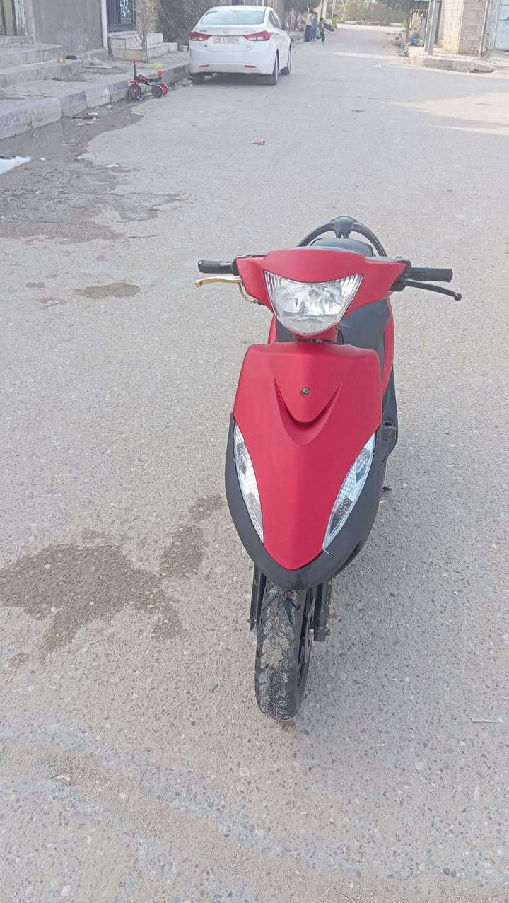 السلام عليكم دراجه ماكس عدله نضيفه كله شغال من الايت للبكلايت مفتوحه بس بستم السعر خاص  المكان الناصريه مركز  الرقم***********
