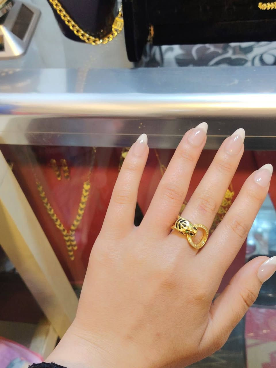 [لافندر للذهب البرازيلي]
✨ بريق الذهب.. 
وعبير الشرق ✨
📍 الموقع: هيت | حي الجمعية | قرب البيت التركي.
📱 واتساب: [***********]
📸 انستقرام:[lavender182026]
(تتوفر لدينا خدمة توصيل داخل هيت وكافة المناطق)
..
