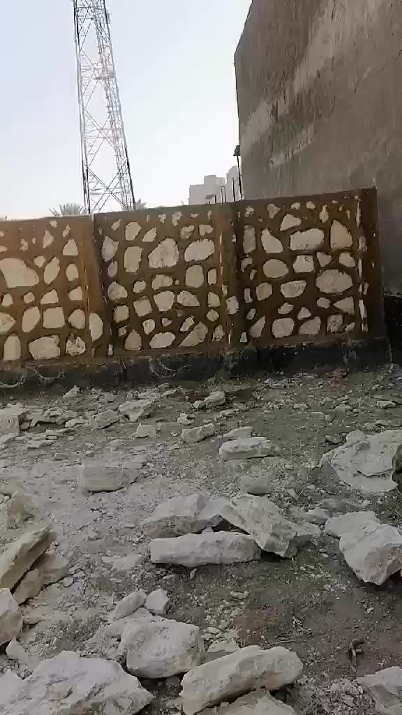 تم بحمد الله اكمال سياج في محافظة كربلاء جامعه العميد 
وان شاء الله ينال اعجابكم والاستفسار الاتصال على الرقم 
***********
ابو قاسم لبناء الحجر
