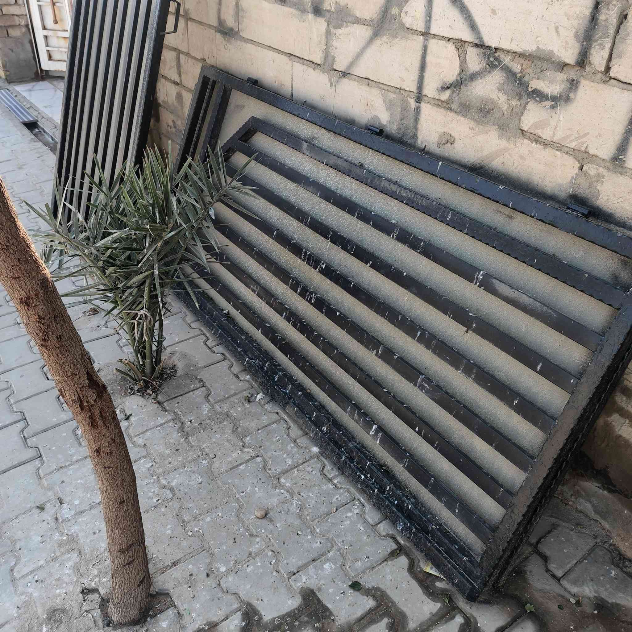 سلام عليكم باب 3 طلاقات لبيع باب نضيف كلش العنوان الماجديه الاستفسار رقم ***********
