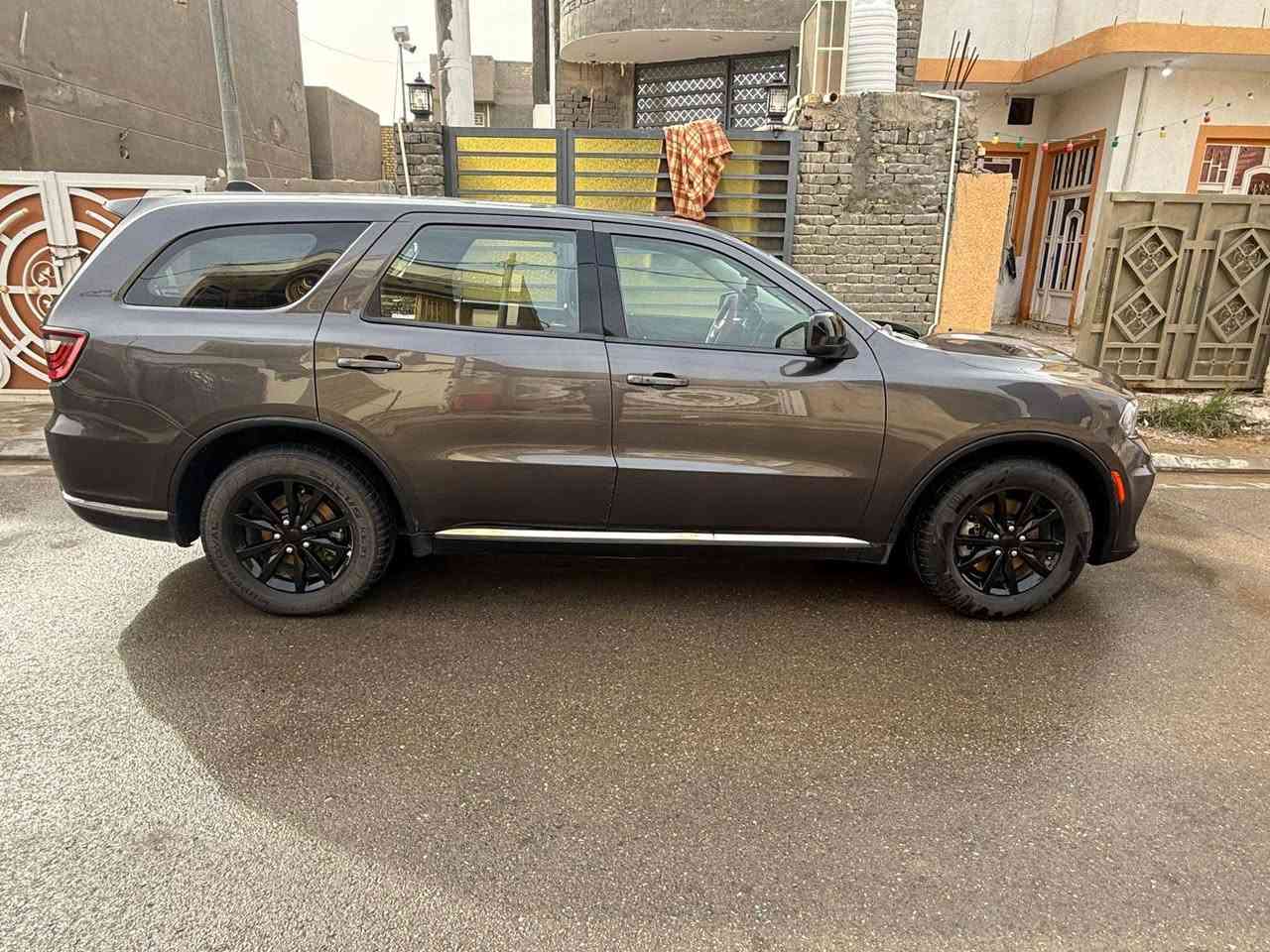 دوج دورنكو2021 السياره صور السونار يمك وحادثها يمك كلش جديده وجاهزه من الدعميه الدعميه  السعر 215
#المواصفات - رقم  بغداد تحويل مباشر تحويل مباشر مشروع وطني 
1- محرم  6سلندر
 سلندر بخاصية توفير الوقود ECO 
3-  + جنطه عادي
2-بصمه
5- حساسات خلفية اصل مع خاصية  
7- لايت ١٠٠واط اصلي مع حاجب LED . 
8-  مع تحرك المرايات الجانبية عند الرجوع الى الخلف حسب التحكم
9- السيارة  احدث نظام قيادة بالعالم 
10- ويل كب حجم20. طخم تايرات حديث 2020  
12- نظام صوت ٧ سماعات داخل السيارة 
من beats audio من شركة apple
14- تحكم ستيرن كامل امامي وخلفي 
15- شاشة دشبول لمس كبيرة  متكاملة الايعازات . وشاشة ٧ انج معلوملت السيارة والعطلات والرسائل... 
17- نظام AUX + Bluetooth . نظام ملاحة GBS شاشت تنته كبيره
+ ذاكرة ميموري كارد موضعي + USB 
18- مانع تزحلق (انزلاق) .
19- تبريد ٤ قطع اكثر من 10 منافذ
20- الكشنات  جلد متصل  و تدفئة و تهوية و مع الستيرن تدفئة وتهوية والمقاعد الخلفية تدفئة
21- كاميرا خلفية دوارة HD 
22-إظهار ضغط الهواء في الاطارات. ومعلومات السيارة الكترونيا مثل كمية دهن محرك و درجة حرارة المحرك والكير والزيت وضغط الزيت الكتروني .
وباقي مواصفات الدورنكو ⁦✔️⁩  ⭐   
 *********** السعر 215 مكان السياره كوت السياره جاهزه من الدعميه الدعميه مكانها كوت مراوس حسب القناعه
