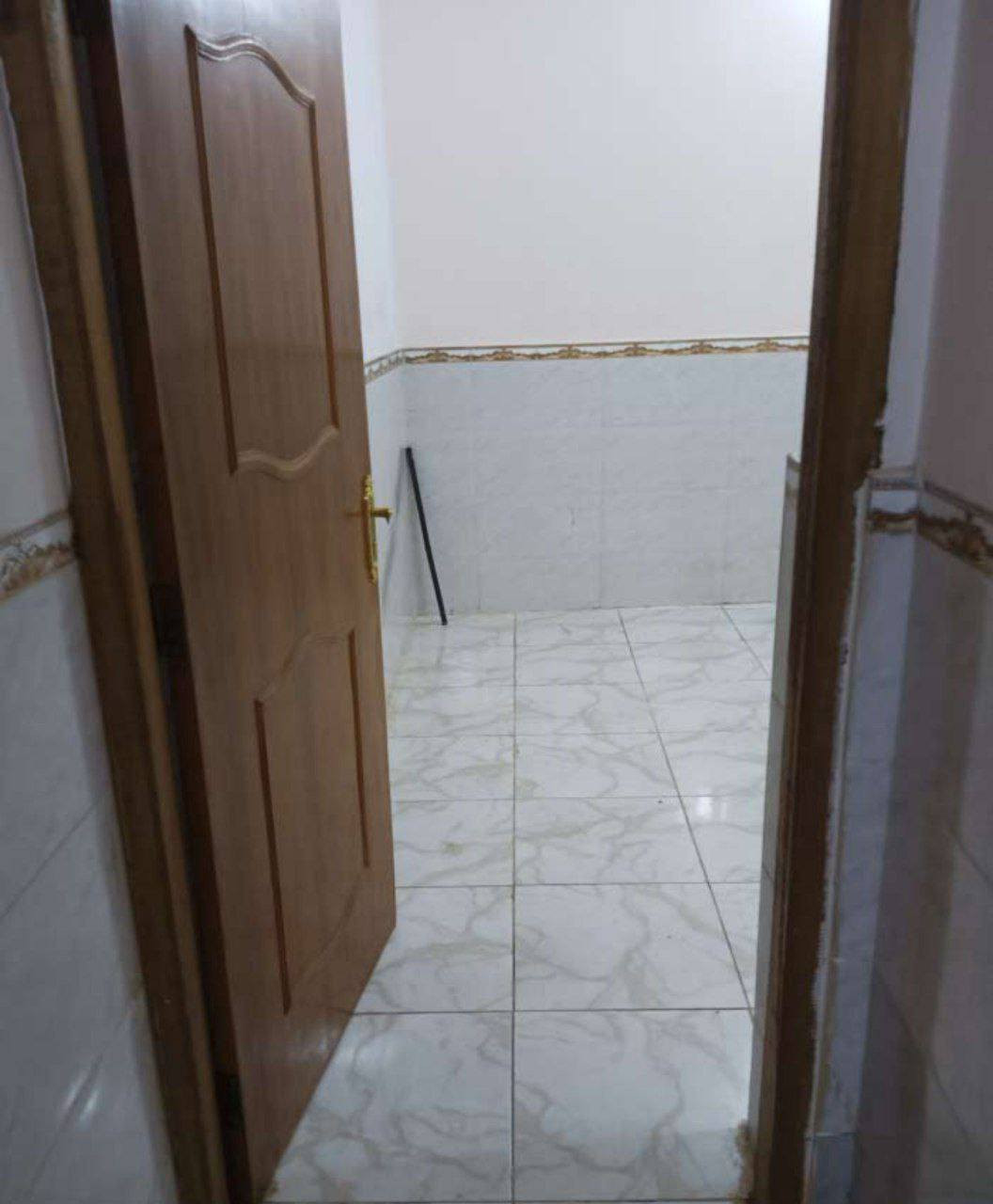 شقه للايجار الابله الوايلس قرب مدرسه سبا غرفتين وصاله مطبخ حمامات الايجار قفل ٤٠٠ درج معزول
***********
