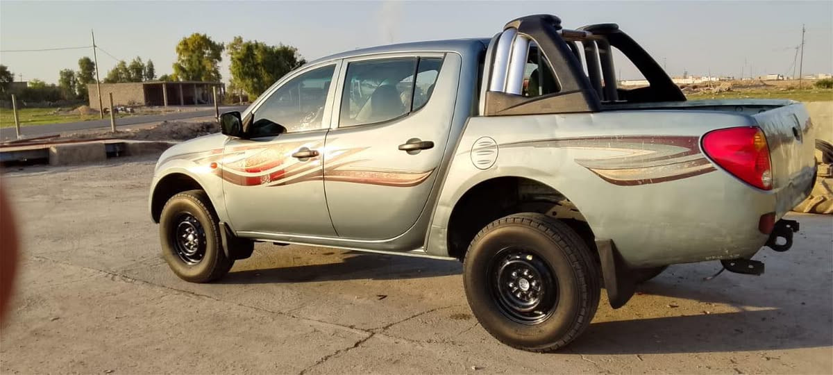 بيك اب مستوبيشي 2009 فور ويل كاز مكينه ستاركس
تخم تاير برجستون دوشمة جديدة بلوجكترات جديد 
السيارة خير من الله متومه سليمانية وسنوية 
 بيع كوم حديد ادوات ادوات  بدون كصه السعر 55 وبيها مجال 
***********
