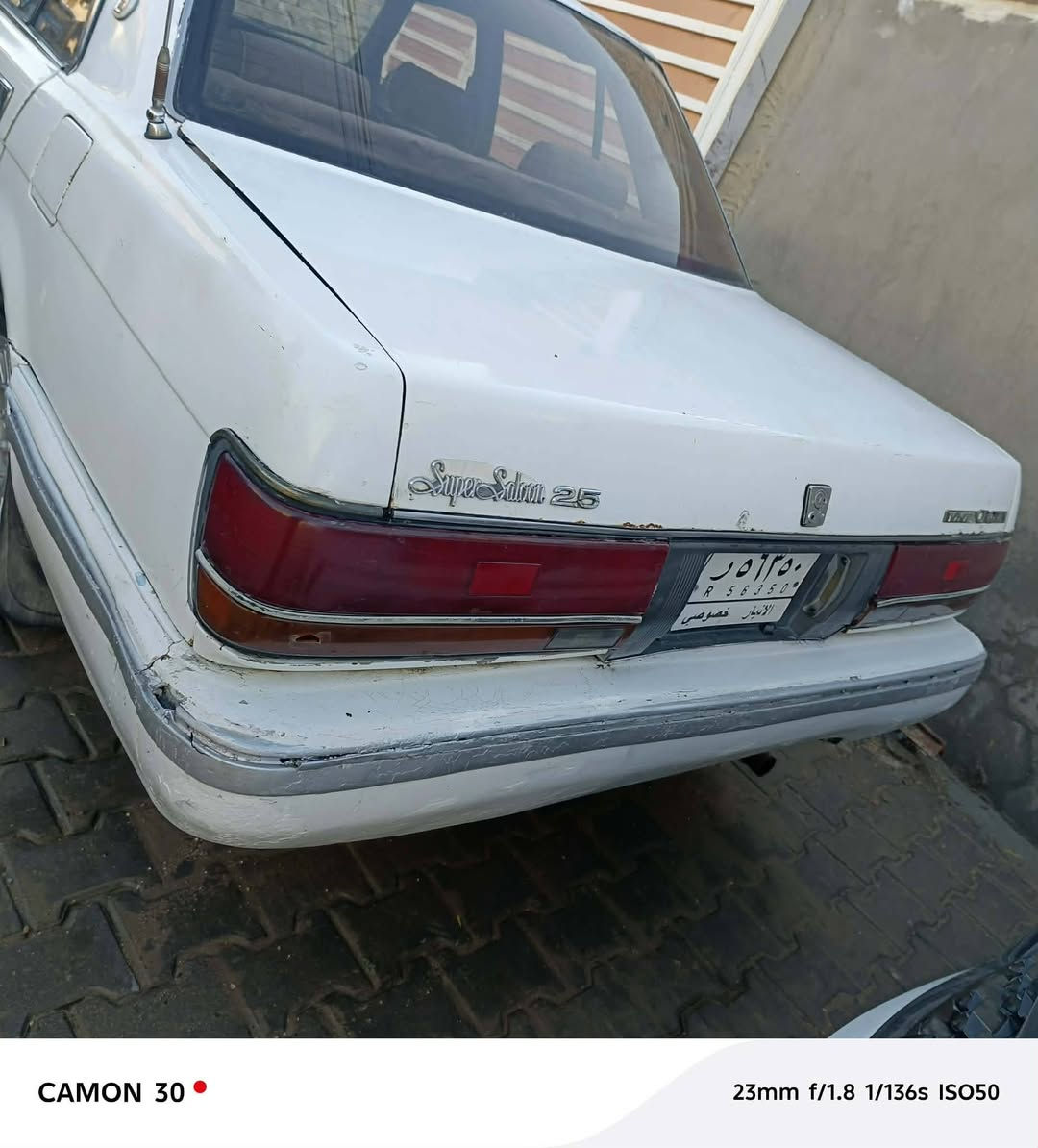 السلام عليكم سياره كراون سيدان للبيع او مراوس يسره بلاد ***********
