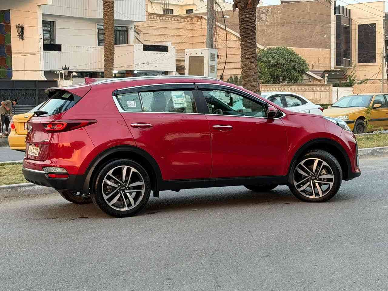 السلام عليكم للبيع سبورتج موديل 2020
وارد خليجي كفاله عامه ضربه صبغ وشخوط سياره جديده رقم بغداد بأسمي تحويل مباشر مواصفات السياره شاشه كامره دواره
حساسات خلفيه محرك السياره 2000 دوش كفاله من الفتح جاهزه كير مكينه تبريد حداده جاهزه على آخر حبايه ماشيه 64 الف كيلو متر السعر 215 
مكان السياره ناصريه مركز ***********
