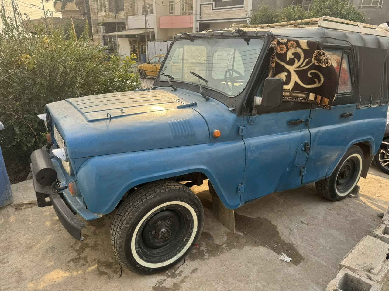 السلام عليكم
واز للبيع مديل 2002
كير وحرك ونجي سياره نضيفه 
السياره عارضيها ب 10 ملاين عارضيها 
***********
مكاني بغداد
