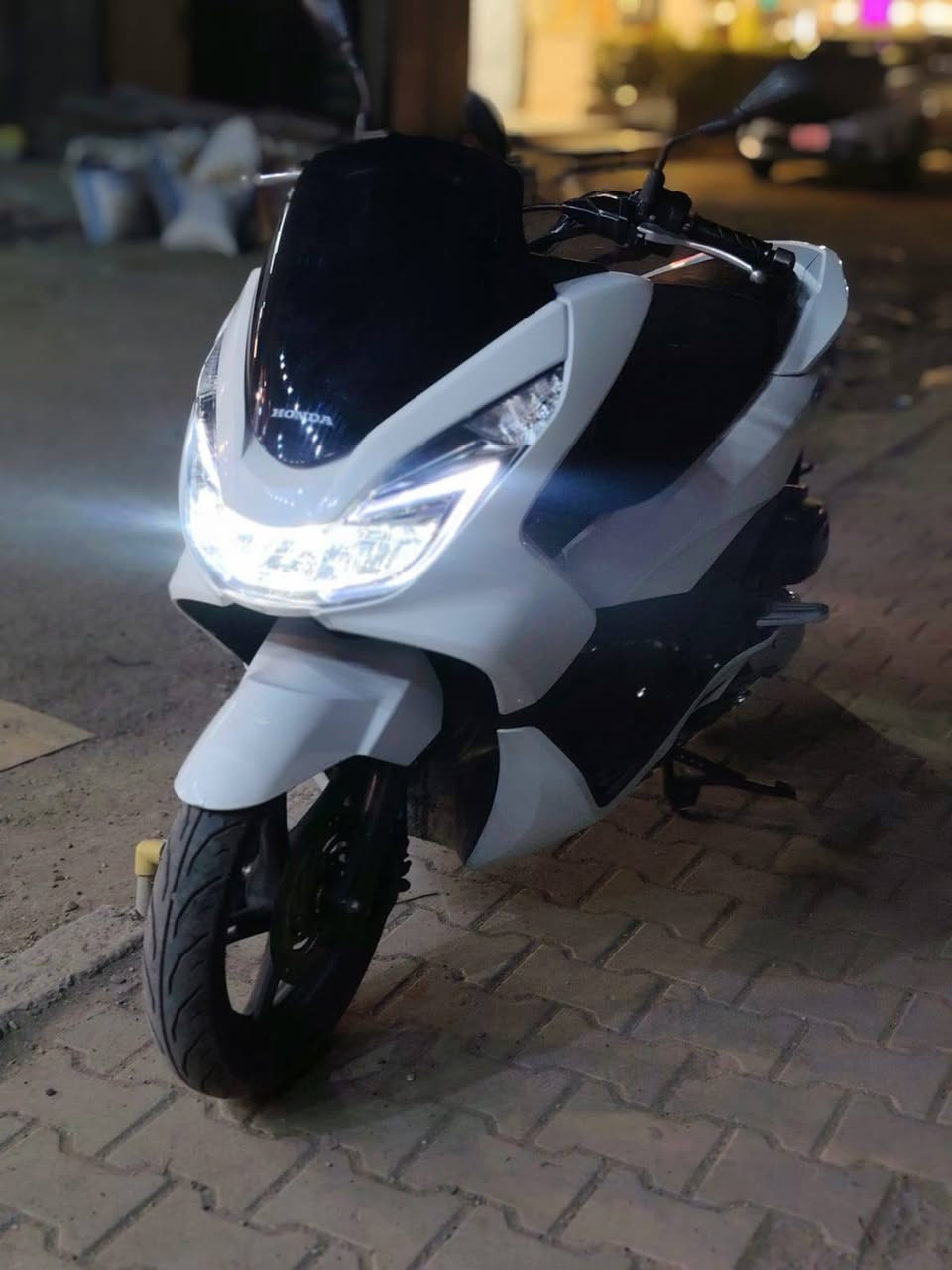 السلام عليكم للبيع بيسي اكس جيل الثاني مكفولة دراجة كلهة بلادية ومكينة150 ما مفتوحة  دراجة نضيفة جدا السعر مليونين 150 العنوان/الغزالية ***********
