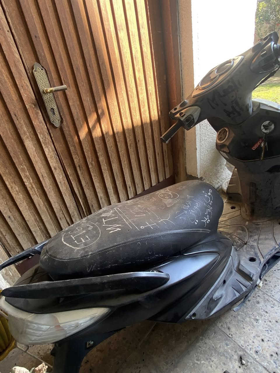 سكنس فحل للبيع شلعه كامله اي نقص مابيه بس المكينه لاطشه أبيع كوم حديد السعر ٣٥٠ وبيه مجال بغداد الدوره ***********
