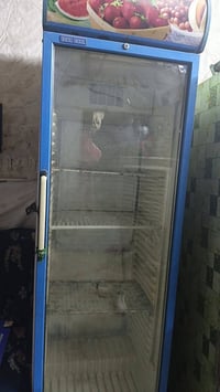 ثلاجة عرض • عارضة