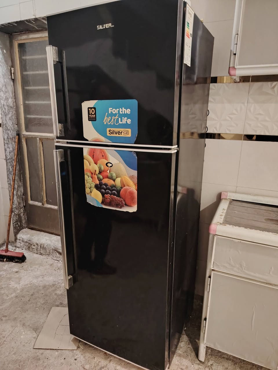 ثلاجه نظيفه السعر ٤٥٠ بغداد الزعفرانيه ***********
