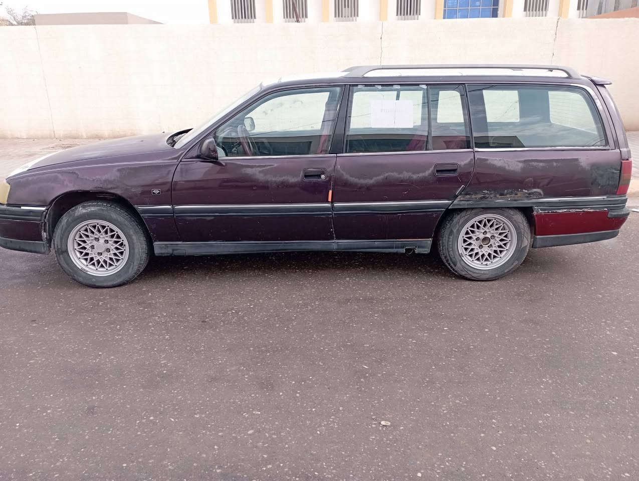 السلام عليكم ورحمة الله وبركاته
اوبل ستيشن موديل 1991
محرك بطة VVT-i
2500
رقم كركوك ألماني شرط التحويل 
السعر 24 بيها مجال قليل 
العلم الحي العسكري 
***********
