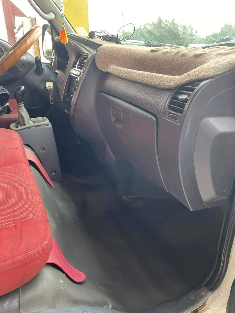 السلام عليكم كيه ٢٧٠٠موديل ١٤بارد بل بنيد سعر ٩٣وبيه مجال الاتصال على الرقم ***********
