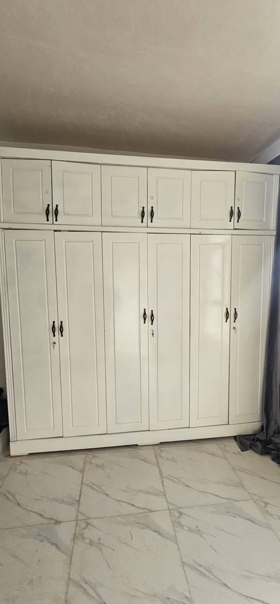 كنتور 6 ابواب باله كويتي نضيف كلش طابقين الخشب كلش قوي رايدة 500 المهتم يراسلني واتس ***********
