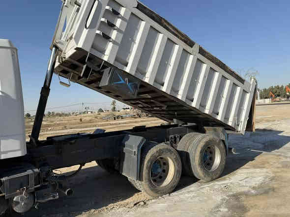 السلام عليكم للبيع سكانيه 112 تخم تاير رقم الماني سنويه مجدده لل 27 سياره جديده السعر 160$ وبيه مجال 
للاستفسار الاتصال ***********
