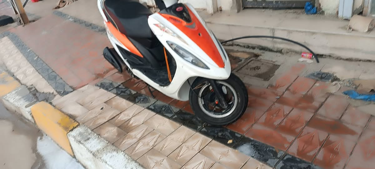 جي فور دراجه جاهزه
مبدل بيه بستم فقط 
نهضه ومشي حلوه كابريته جديده تايرات امامي وخلفي جديد 
جاهزه من كلشي سعره ٥٠٠
***********
