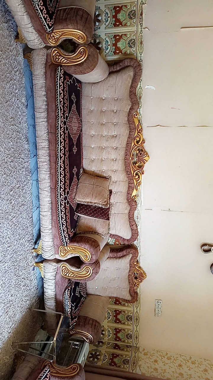 السلام عليكم تخم نظيف أي ضرر مابي 10مقاعد
السعر700
***********
