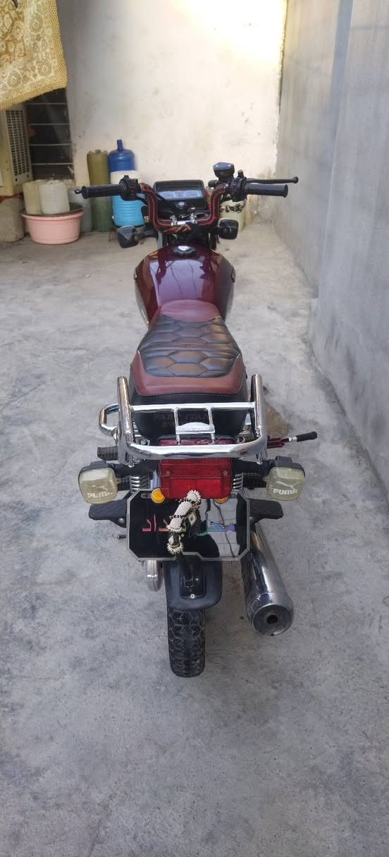 سافينى 5 گير 2023 مكينه كه پس 150
يه ك ده ست مه نه فيس اصلي زؤر كه م رؤشتووه 
بئ كيشه يه و زؤر پاكه  سعرى 570 هه زار و معامه له شوين 
سوران ***********
