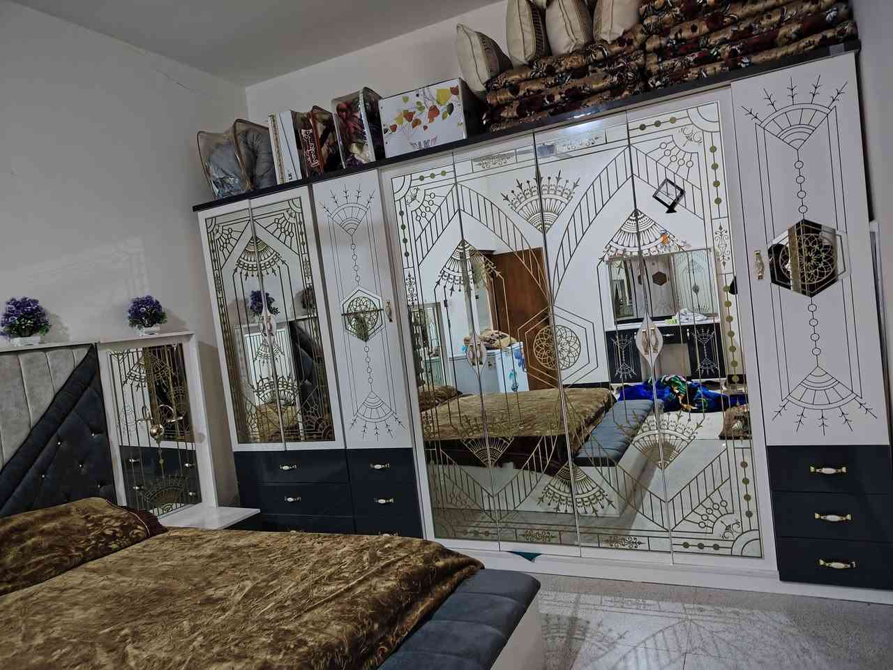 غرفه نوم مستعمله ونضيفه كلش مابيها ضرر ابد
السعر 950 وبيها مجال قليل  ***********
