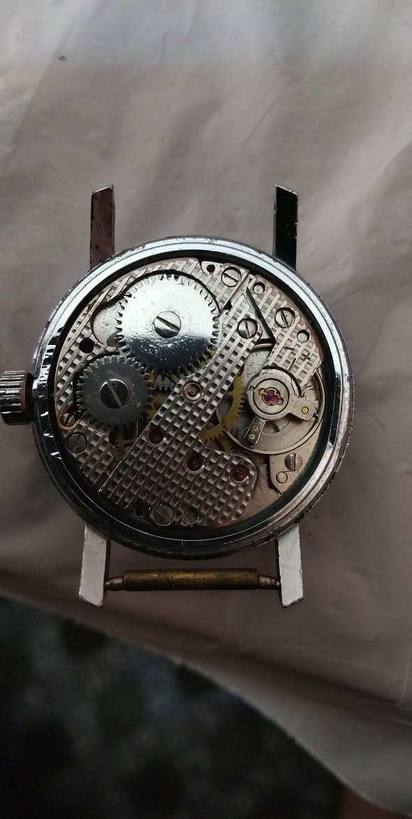 من رخصه الادمن  اربع ساعات نواعم للبيع الكل شغال مظبوط.  تايمكس شهري شغال. و رودانيكس سنتر ثواني منفصل تعمل بكفائه  ..  ساعه  نوع لبيرتي سويسري.  والاخيره ساعه ويجا سويسريه اوتو ماتك 21حجر كلها بلاديه


**إذا كنت صاحب هذا الإعلان وتريد حذفه لأي سبب، رجاءا أرسل رسالة إلى الدعم الفني**