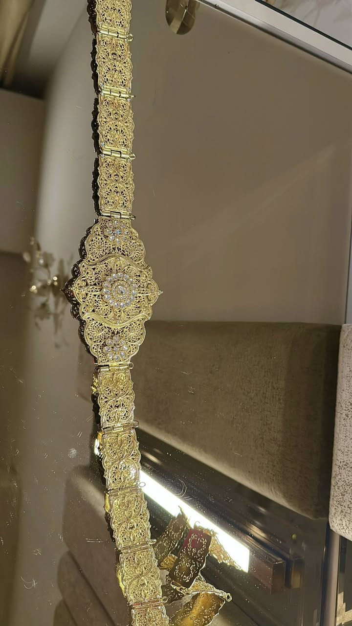 مرحبا بنات عندي حزام مغربي للبيع ينلبس مع القفطان او فستان الزفاف ويرهم للزي الكردي الحزام جديد غير مستخدم طلاء ثابت ثقيل وراقي جداً عندي فقط قطعة وحدة للطلب مراسلة الخاص💗💗


**إذا كنت صاحب هذا الإعلان وتريد حذفه لأي سبب، رجاءا أرسل رسالة إلى الدعم الفني**