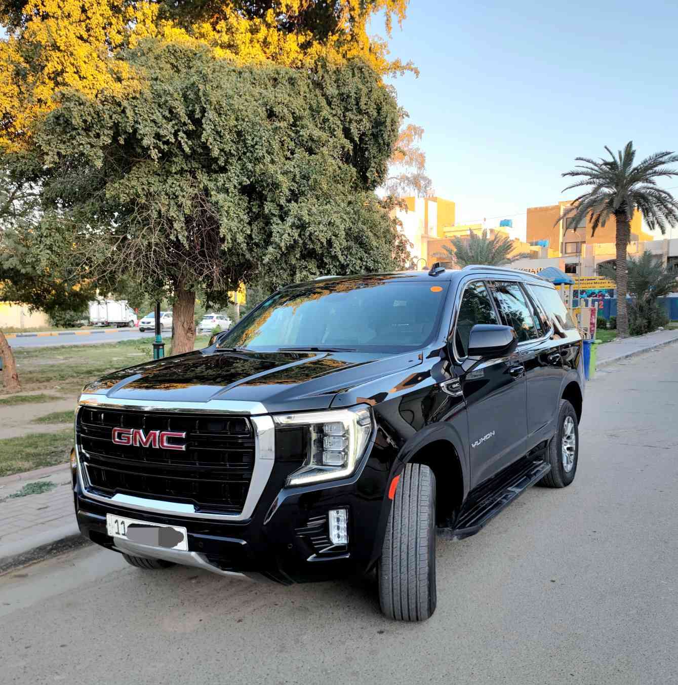 سلام عليكم ..... اخوان عندي GMC يوكن SLE خليجيه ضمان ووكالة المنصور لون اسود رقم بغداد بأسمي وتحويل مباشر ... اخوان السياره مكفوله كفاله عامه من الضرر والصبغ والشخط والبارد  وجديده جدا جدا واي نقص مابيه .... ماشيه 64 الف  سعرها  46800$ واي استفسار هذا رقمي 0️⃣7️⃣7️⃣1️⃣7️⃣7️⃣2️⃣9️⃣2️⃣6️⃣1️⃣
مكان السياره بغداد حي القادسية 
مواصفاته 
محرك 8 سلندر 5300
شاشه كبيره
باب خلفي كهرباء 
كشنات كهرباء 
ثلاجه 
رادار بغداد, العراق
