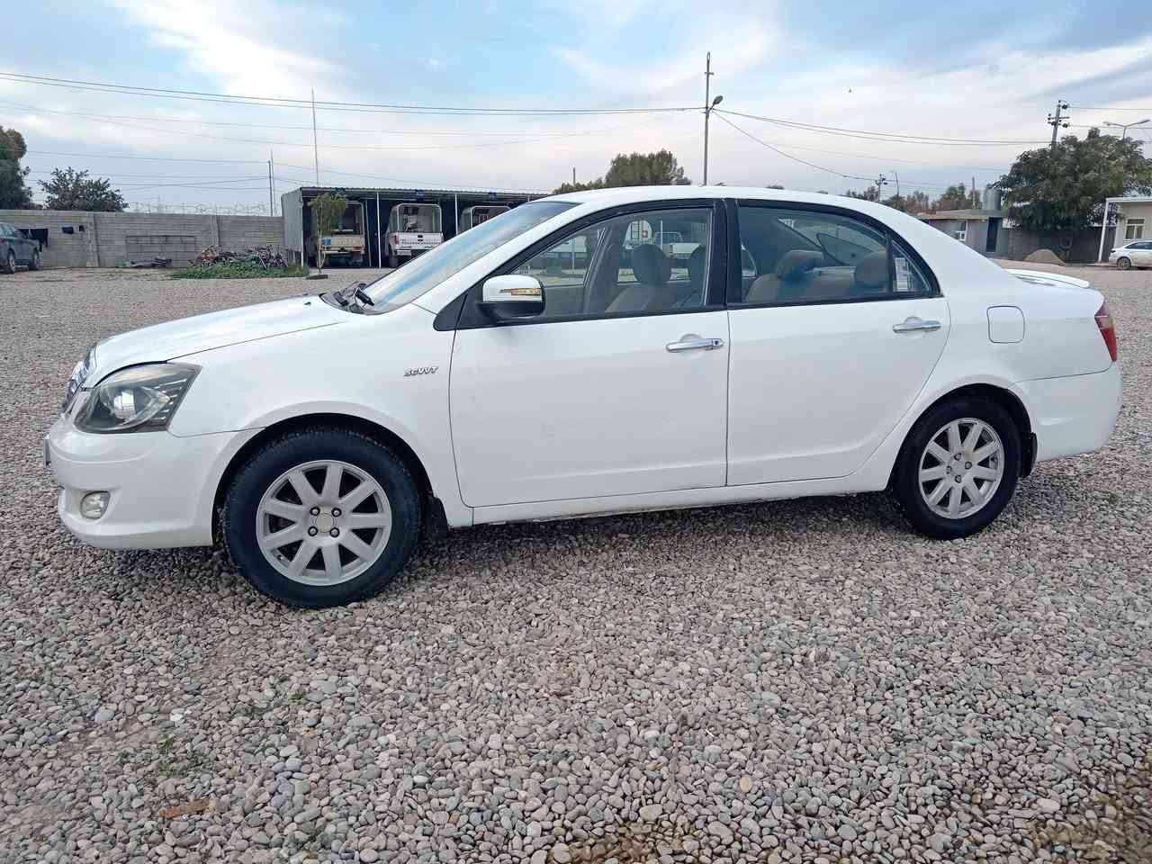 البيع جيلي موبل موديل ٢٠١٤    رقم اربيل كير مكينه خير من الله لا صرف ولاه بخاار وحداديه جديد مكان السياره كلار *********** السعر ٥٤ وبي مجال الطيبين
