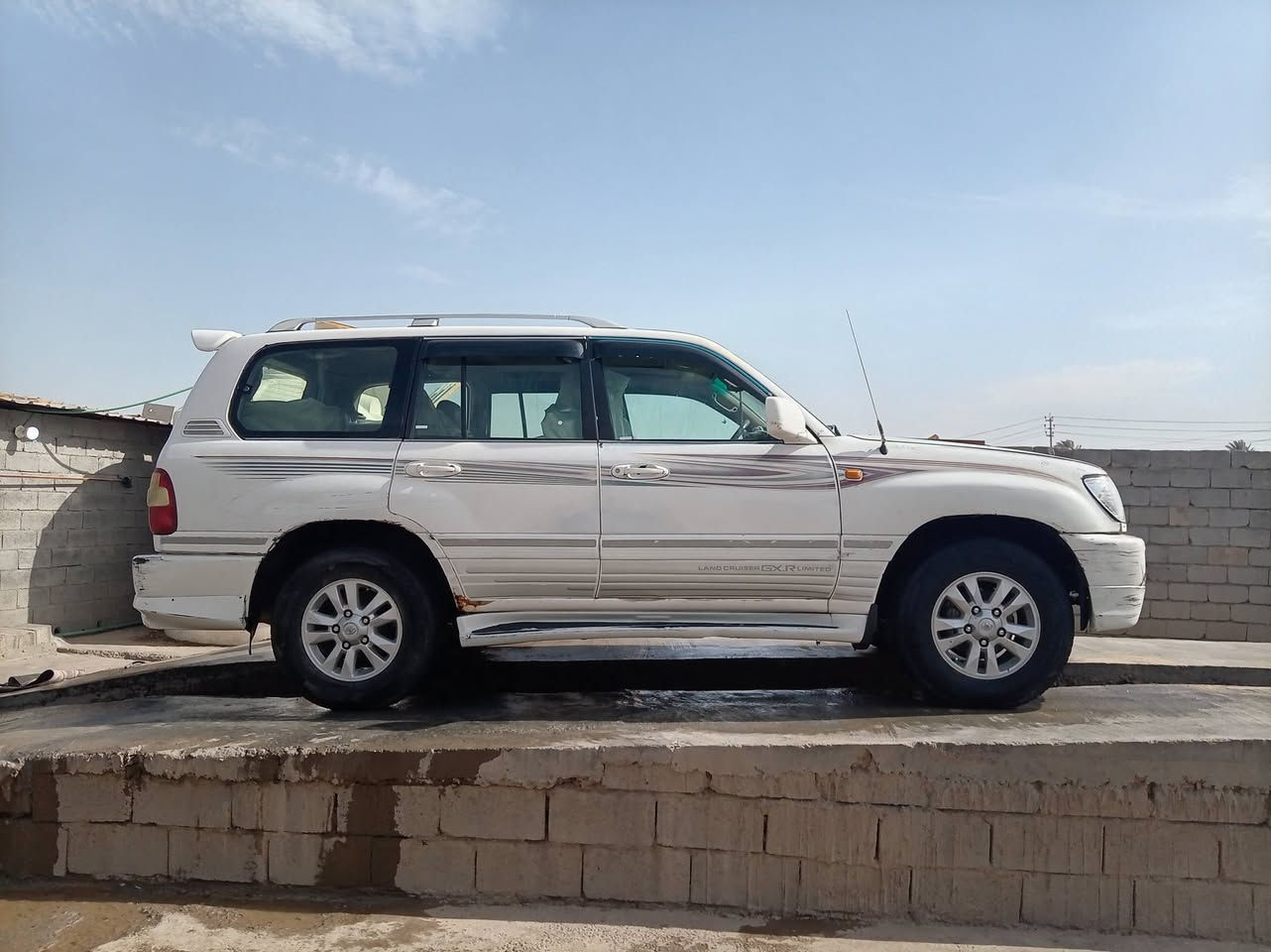 سلام عليكم لاندكروزر لكزز وفود 7 راكب رقم بغداد انكليزي هزه جديده  2001محدث2007 /*********** مكاني بغداد @للجميع
