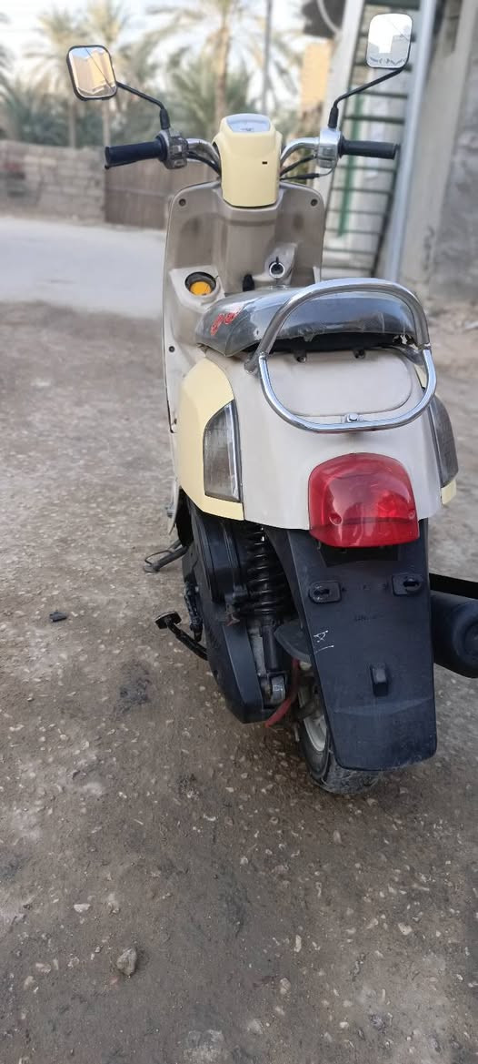 بوليس للبيع بوشه 55 نظيفه كلش السعر 650وبيها مجال للاستفسار ***********
