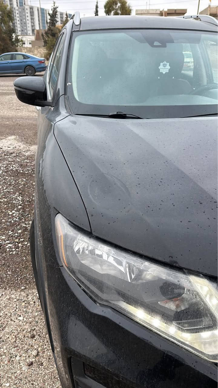 سلام علیکم 
Nissan rouge 2019 sv
نیسان ڕۆگ مۆدێل ٢٠١٩ ڕەش 
سەیارەکە sv فول مواصفات بێ سڵاید 
مواصفات: بەسمە، رادار، شەغال، سندوق 
کارەبایی، سندوق شاپ، Apple carplay , Android auto, کوشن هیتەر.
 بێ سارد ، بێ پارچە گۆڕین ، بێ قەپ و قۆپ ، تەنیا بستێك لە بۆنیت سبوخە ، ٧٧٠٠٠مایل ڕۆیشتووە .
*********** أربيل, العراق
