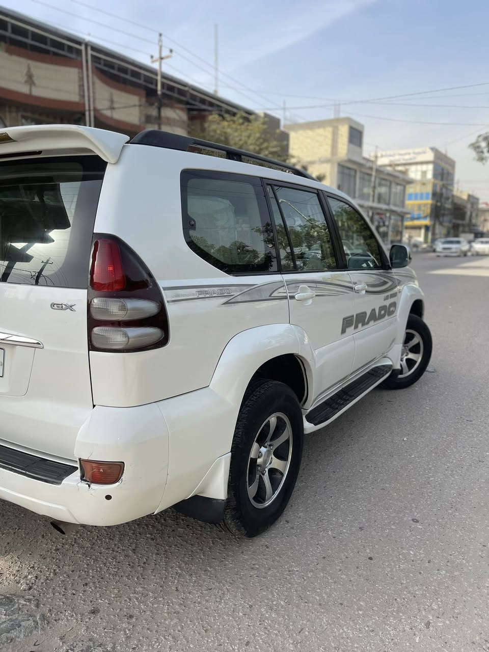 السلام عليكم
للبيع أو المرواس 

برادو        موديل           2006 

خليجي ياباني اصلي 

المواصفات 

داخل صاج ملكي 

سبعة راكب 

3 قطع تبريد 

شاشة كبيرة

حساس خلفي

كامرة دوارة 

فوريل 4+4 

محرك 2700 

كير مكفولة 

حدادية شرط جديدة

السيارة بيهة تراي شرط مال موديل 2025 

ناعمة حيل وتخم تاير وباتري جديد 

تبريد ثلج 

لون ابيضّ صدفي 

السيارة مكفولة كفالة عامة من الصبغ والتبديل والفتح 

بس ملاحضات بسيطة عند الاتصال 

رقم أربيل الدولي الإنكليزي  سنوية جديدة بسمي 

السعر 143 وبيهة مجال للطيبين 

*********** 

مكاني النجف
